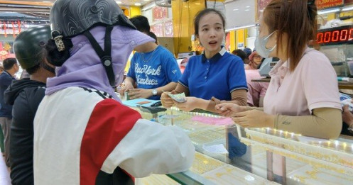 Chiều 2-3, giá vàng miếng SJC vượt 190 triệu đồng/lượng