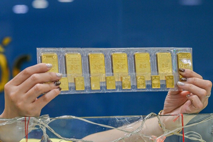 Một ngân hàng dự báo giá vàng có thể lên 6.000 USD/ounce, dầu khó vượt 100 USD/thùng