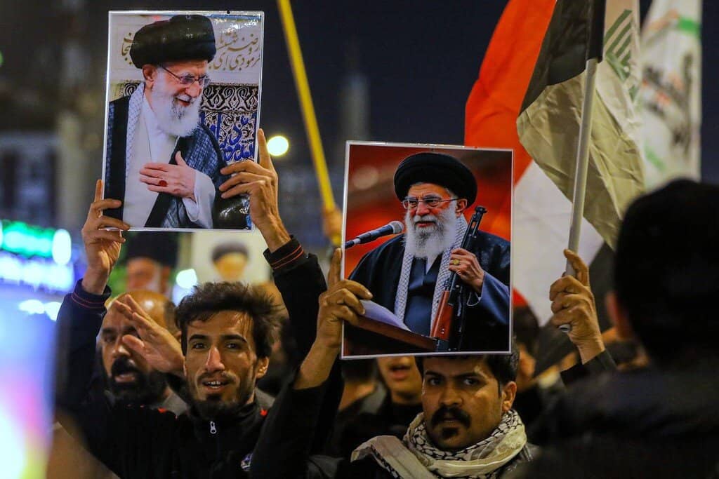 Lý do Đại giáo chủ Iran Ali Khamenei từ chối sự bảo vệ đặc biệt