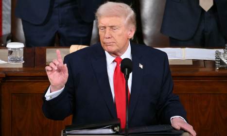 24 bang kiện thuế nhập khẩu 10% của ông Trump