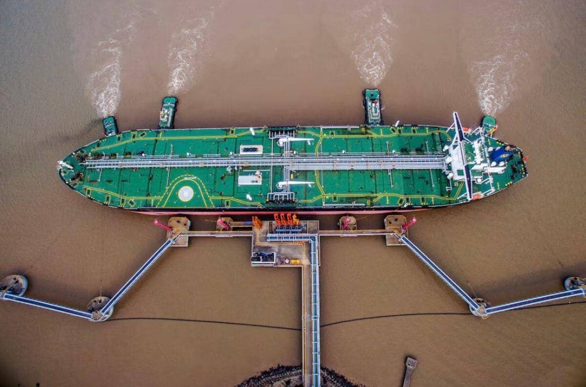 Trung Quốc âm thầm mở lối cho tàu qua eo biển Hormuz