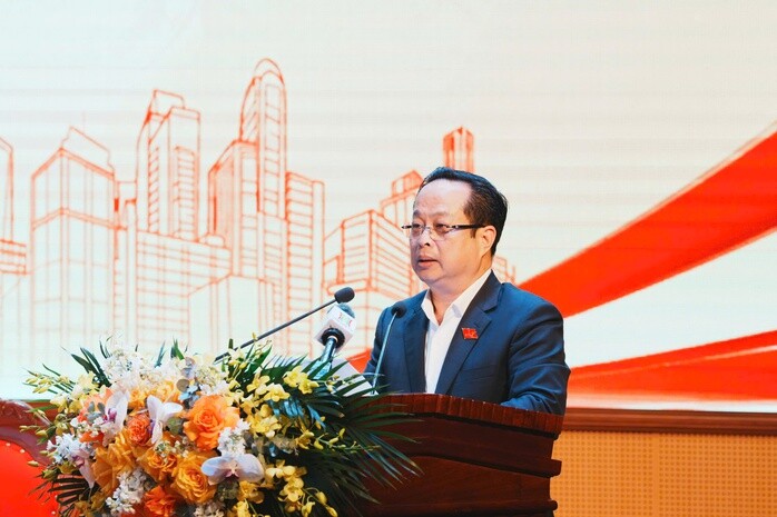 Con trai bầu Hiển nói gì khi ra ứng cử đại biểu HĐND TP Hà Nội?