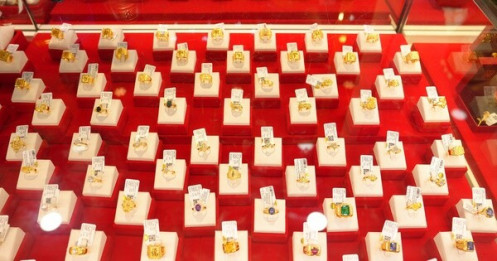 Cuối ngày 6-3, giá vàng miếng SJC và vàng nhẫn bất ngờ quay đầu tăng mạnh