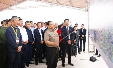 Thủ tướng Phạm Minh Chính kiểm tra dự án sân bay Gia Bình
