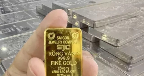 Người mua vàng bạc lỗ nặng