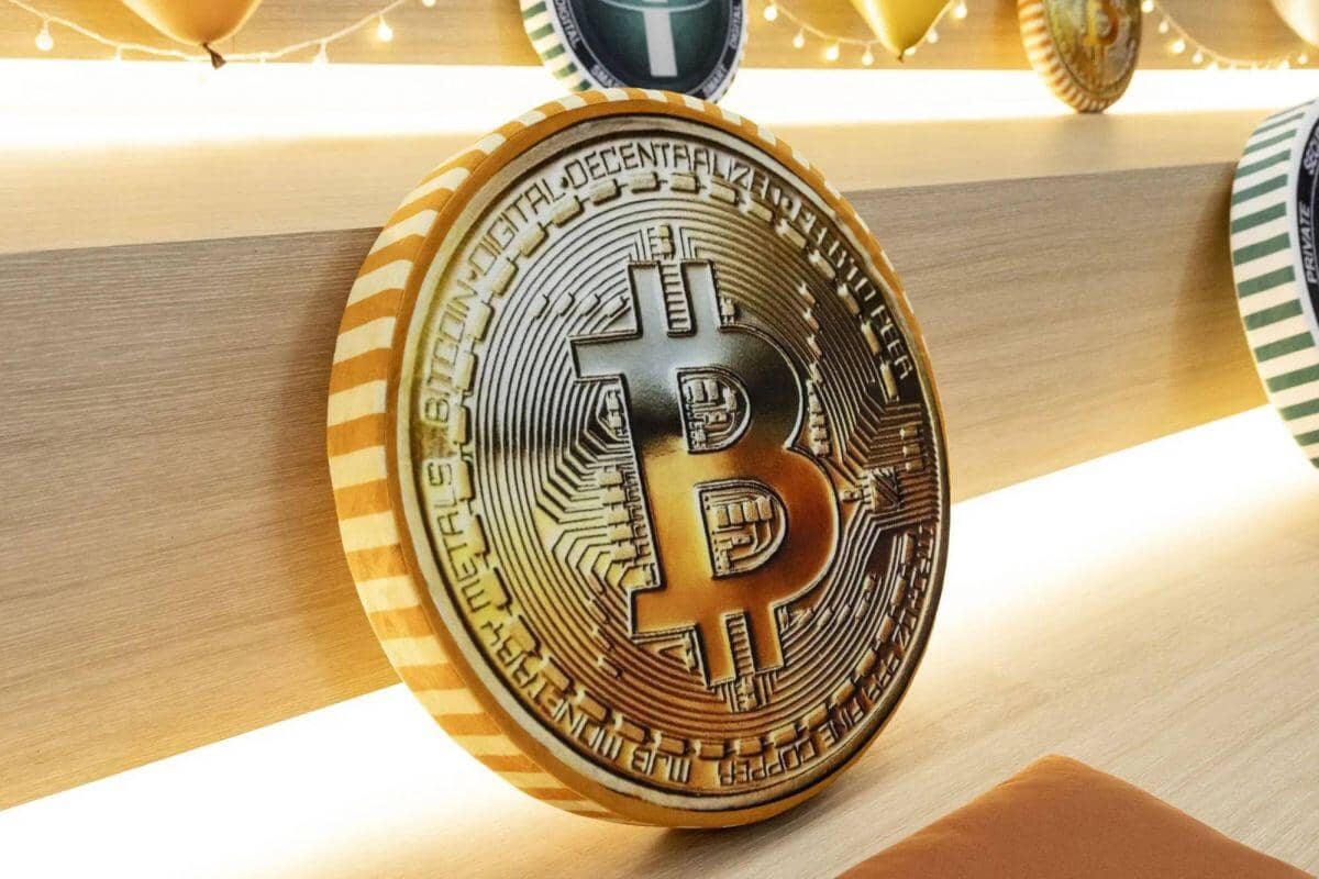 Bitcoin không “chạy cùng” cổ phiếu công nghệ như nhiều người nghĩ