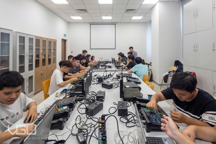Nhiều trường đại học đồng loạt tăng học phí