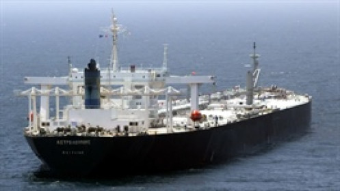 Mỹ tạm thời cho phép mua dầu Nga đang trên biển