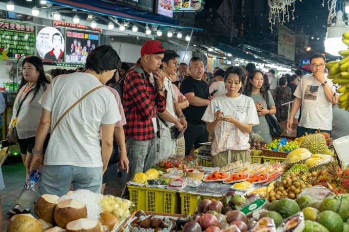 Giá tour tăng theo xăng dầu