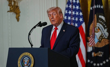 Tổng thống Mỹ Trump nói với G7 rằng Iran"sắp đầu hàng"