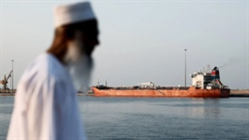 Dầu tiếp tục tăng 3%, dầu Brent lên 103 USD/thùng