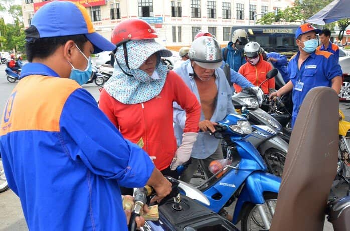 Liên tiếp xả mạnh Quỹ Bình ổn để hạ nhiệt giá xăng dầu, nếu hết quỹ sẽ thế nào?