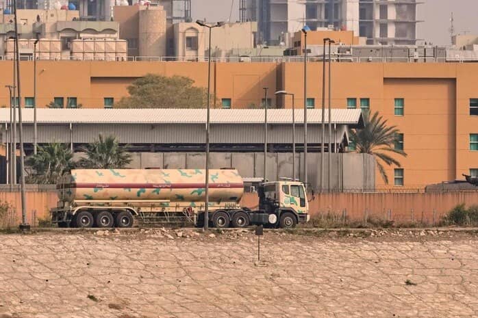 Đại sứ quán Mỹ tại Iraq "trúng tên lửa", tàu chở dầu Mỹ cháy gần Hormuz?