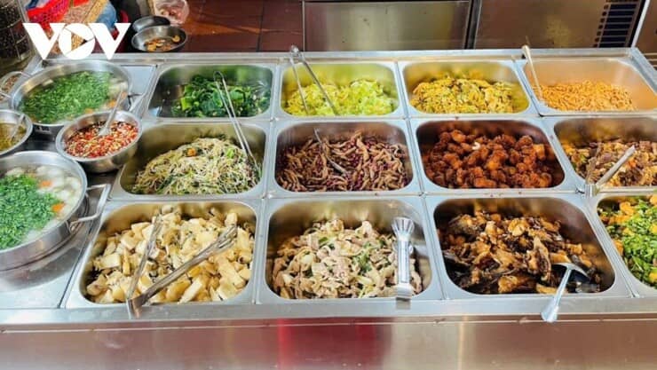 Giá xăng tăng, quán ăn tăng giá, người dân lo ngại