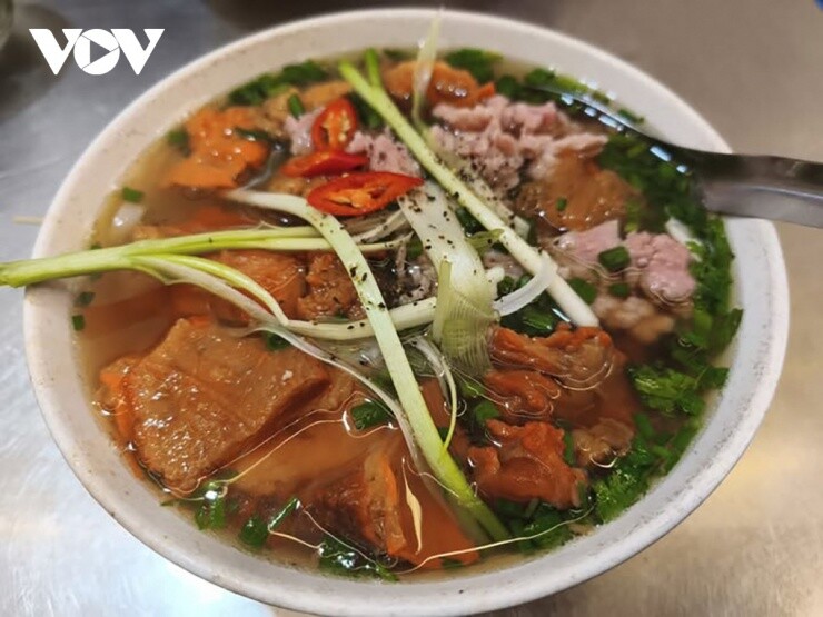 Giá xăng tăng, quán ăn tăng giá, người dân lo ngại