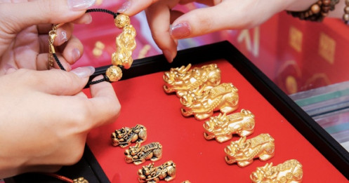 Giá vàng giảm sâu , chuyên gia khuyến cáo không nên mua trú ẩn trong năm 2026