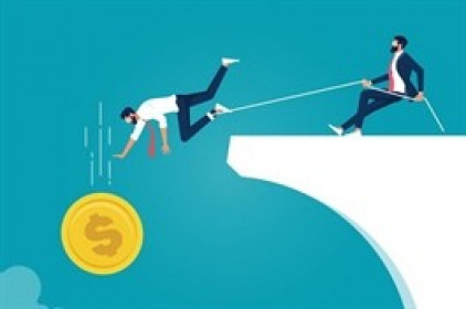 Dòng tiền rút khỏi nhóm dầu khí, vận tải biển