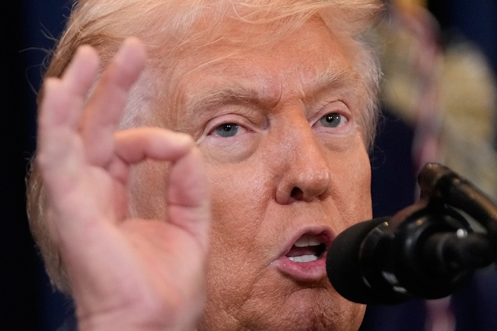 Tổng thống Donald Trump cảnh báo "sốc" NATO