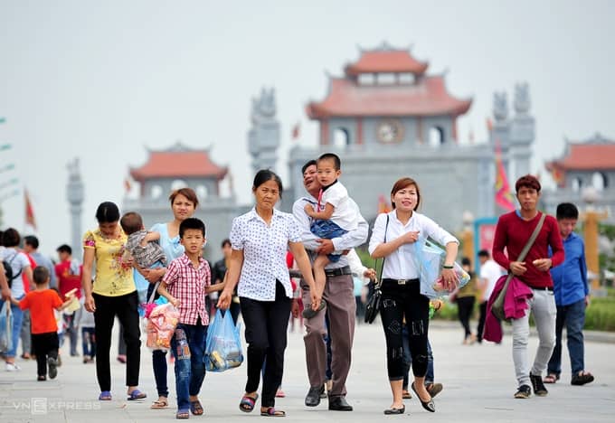 Lao động cắt phép, trường hoán đổi lịch học để nối dài kỳ nghỉ lễ 9 ngày