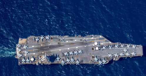 Hơn 600 thuỷ thủ Mỹ 'vật lộn' với đám cháy kéo dài 30 giờ trên tàu sân bay USS Gerald R. Ford