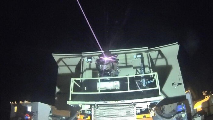 Dàn vũ khí "khủng" làm rung chuyển Trung Đông: Đồn đoán về vũ khí laser tối tân