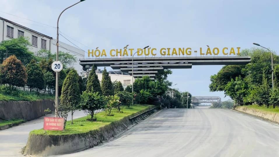 Hóa chất Đức Giang từng ‘thoát tội’ khi mua hàng chục nghìn tấn quặng 'lậu' ở Lào Cai