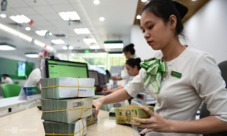 Lãi suất ngân hàng: Lãi suất tiết kiệm lên 8% một năm