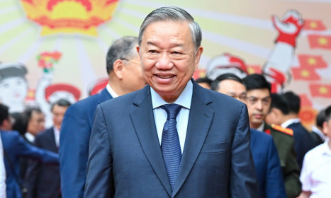 "Đại biểu phải vì lợi nước, quên lợi nhà, vì lợi chung, quên lợi riêng"