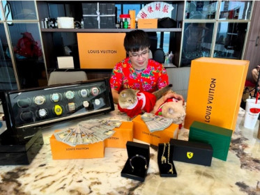 Điểm qua dàn siêu xe, đồng hồ xa xỉ, tiền và vàng thu giữ trong vụ Mr Pips