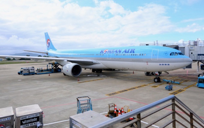 Nhiều hãng hàng không quốc tế đến Việt Nam tăng giá vé, phụ thu nhiên liệu