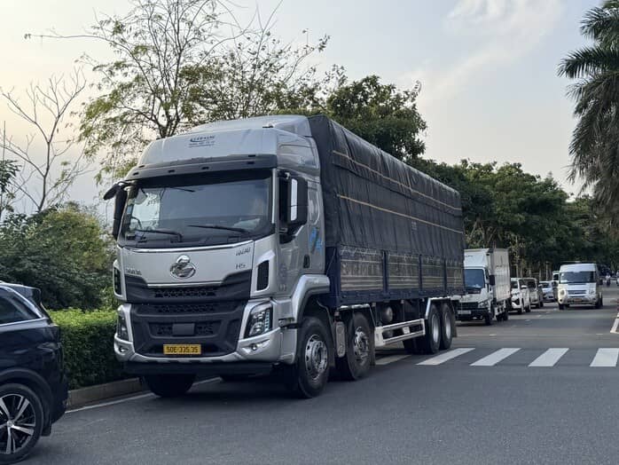 Vận tải hành khách, hàng hóa than khó