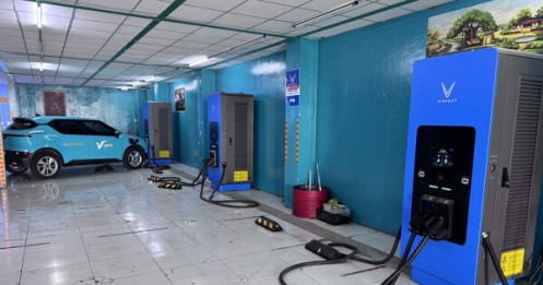 Nhu cầu lắp trạm sạc, tủ đổi pin xe điện tăng cao