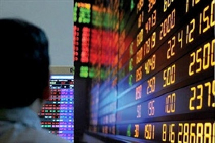 Theo dấu dòng tiền cá mập 24/03: Khối ngoại và tự doanh ngược chiều trong phiên hồi phục