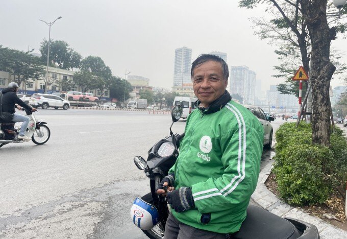 Giá xăng leo thang, “bào mòn” túi tiền người dân