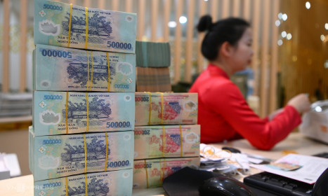 Lãi suất ngân hàng: Áp lực vốn đẩy ngân hàng vào 'cuộc đua' lãi suất