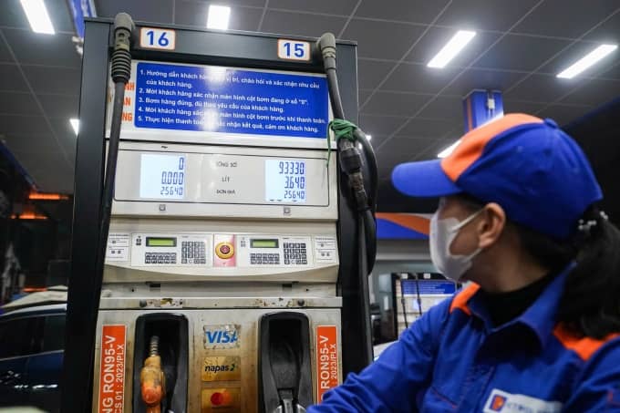Ngân sách tạm ứng 8.000 tỷ đồng cho Quỹ bình ổn giá xăng dầu