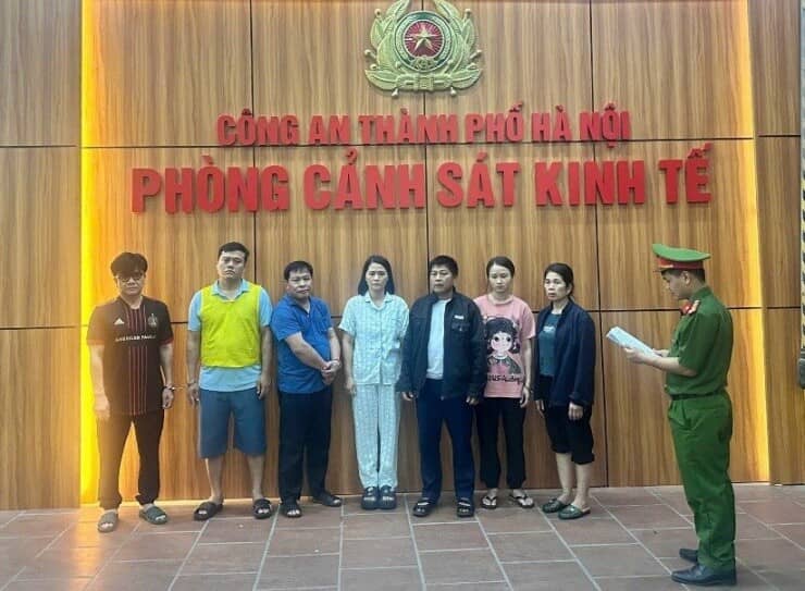 Tận thấy lò mổ gần 300 tấn lợn bệnh ở Hà Nội