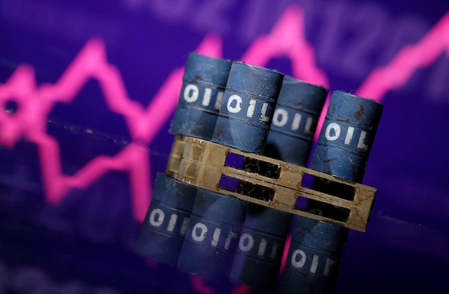 Dầu Brent tăng hơn 60% trong tháng 3, tăng mạnh nhất kể từ năm 1988