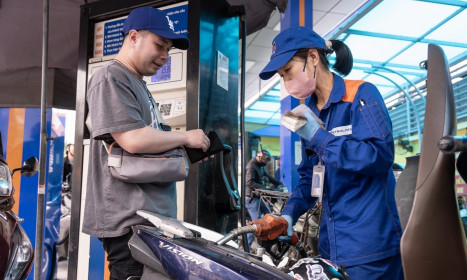 Ngân sách có thể tạm ứng tới 4.000-5.000 mỗi lít xăng dầu