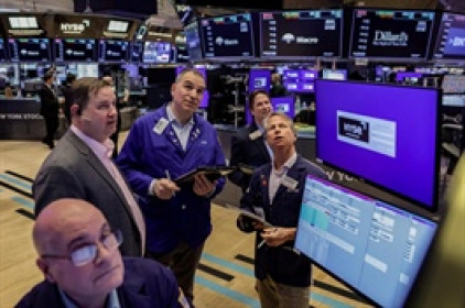 Nhà đầu tư mất ngủ khi hàng loạt tài sản bị bán tháo, không còn nơi trú ẩn