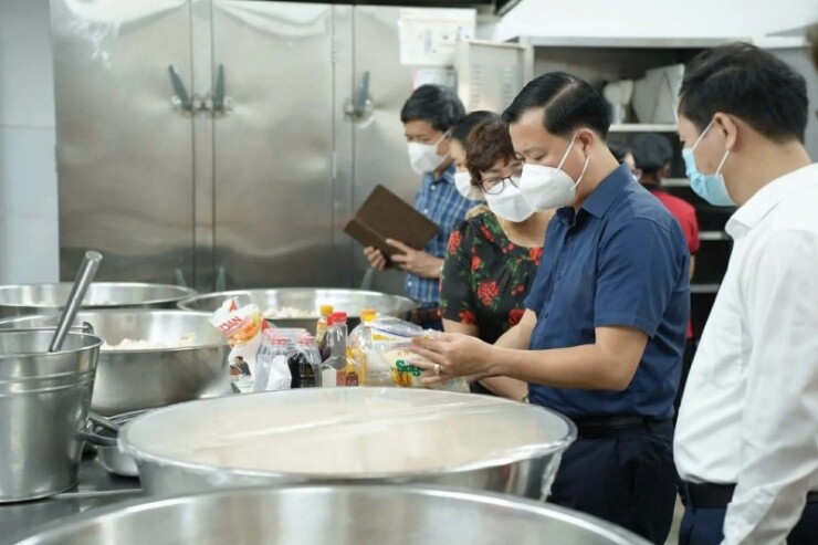 Ai chịu trách nhiệm để lợn bệnh vào bữa ăn của người tiêu dùng?