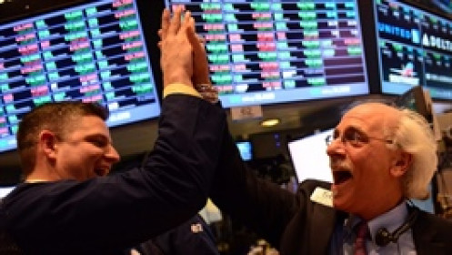 Chứng khoán Mỹ lội ngược dòng ngoạn mục