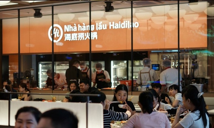 Chuỗi nhà hàng lẩu Haidilao thu hơn 2.400 tỷ đồng ở Việt Nam