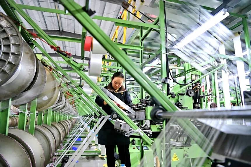 Khủng hoảng dầu mỏ toàn cầu đang lan rộng sang nhiều ngành khác