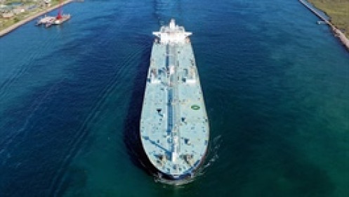 Xuất khẩu dầu của Mỹ bùng nổ giữa chiến sự Iran