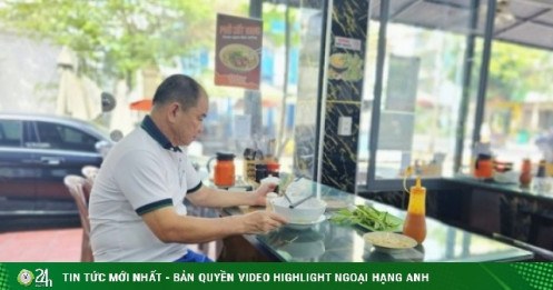 Xăng hạ nhiệt, giá tô phở, gói xôi vẫn neo cao: Vì sao ‘lên nhanh, xuống chậm’?