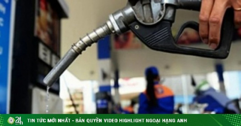 Giá xăng dầu giảm sâu: “Khoảng thở” và áp lực điều hành