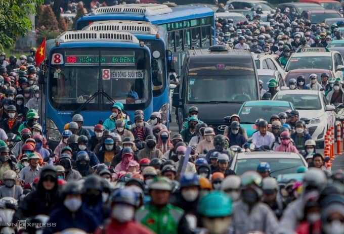 Thách thức kiểm soát chi tiền, chất lượng dịch vụ khi TP HCM miễn vé xe buýt