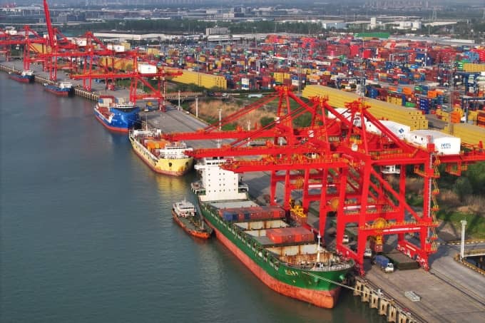 Nhập khẩu Trung Quốc tăng mạnh nhất hơn 4 năm