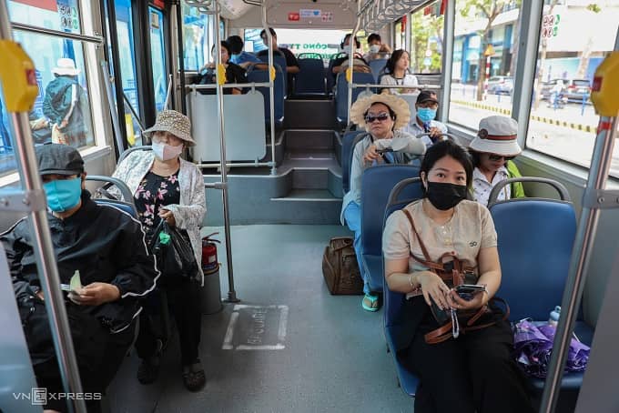 "Miễn vé xe buýt chưa đủ thu hút người dân bỏ xe máy"